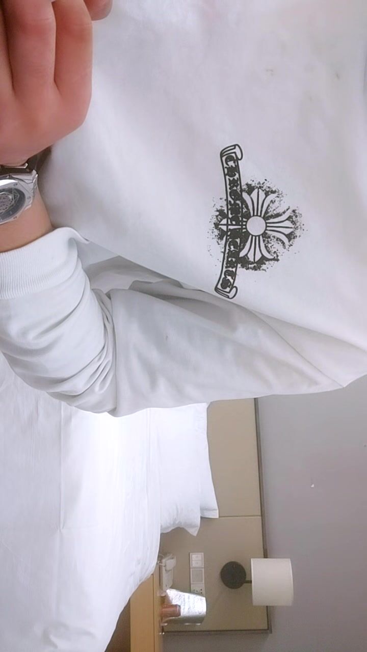 2023.1.4，【无情的屌】，白嫩小姐姐来相伴，倒立口交，后入干瘫软一直呻吟，打桩机体力过人1