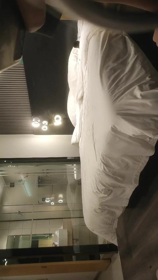 2021.11.1，【加钱哥加钱哥】，2000网约极品小少妇，妩媚风骚，情趣黑丝，白嫩翘臀，浪叫声声震