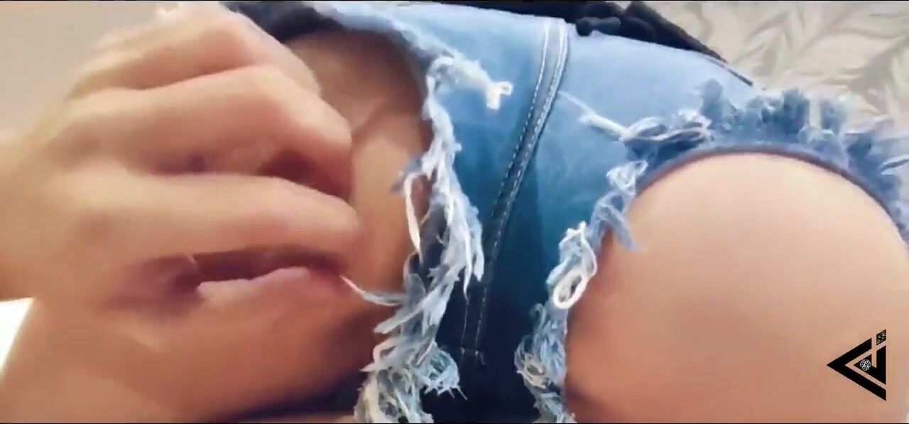 与前任合体的瞬间你会怀念么 男人怀念年轻的肉体 女人怀念放肆的娇笑 音乐致使淫荡的画面成为满满的回忆