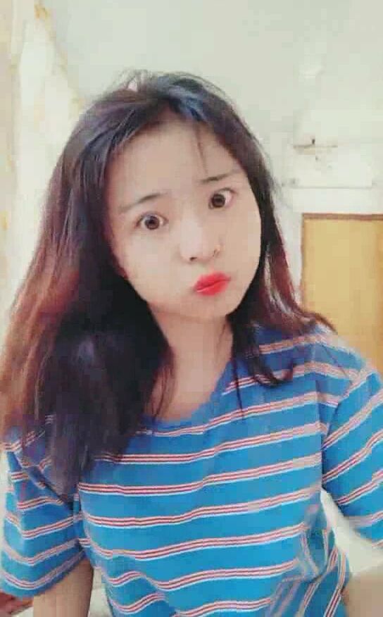 可爱顽皮高颜值高丰满美女小主播收费直播啪啪秀和炮友口交小嫩逼真是诱人啊操一下肯定爽死了